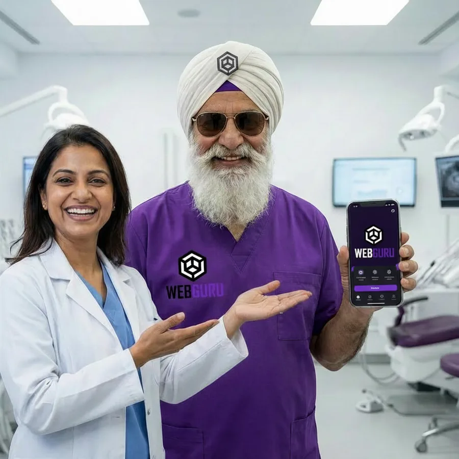 Equipo de una clínica dental mostrando la aplicación de WebGuru en un teléfono